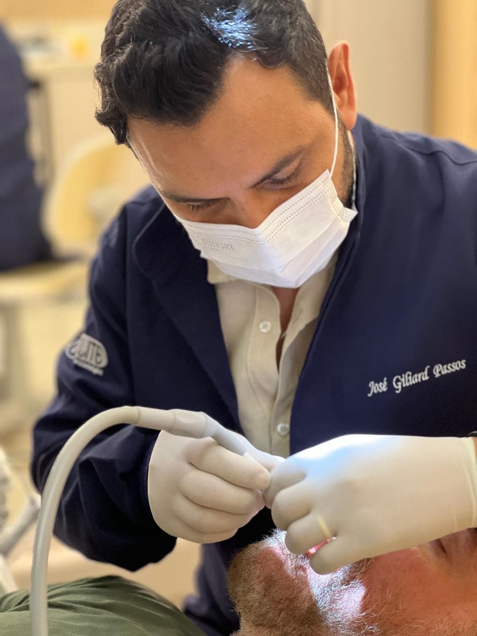 Dr. José Giliard Passos - CRO-CE 12600 - Especialista em Implantodontia