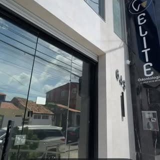 Fachada e recepção externa da Elite Odontologia